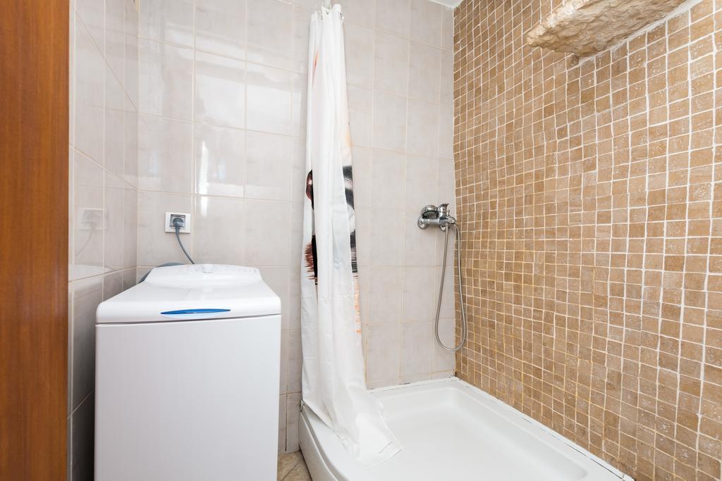 Munroe Apartment دوبروفينك الغرفة الصورة