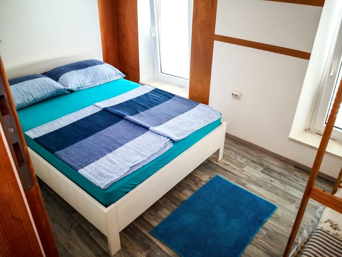 Munroe Apartment دوبروفينك المظهر الخارجي الصورة